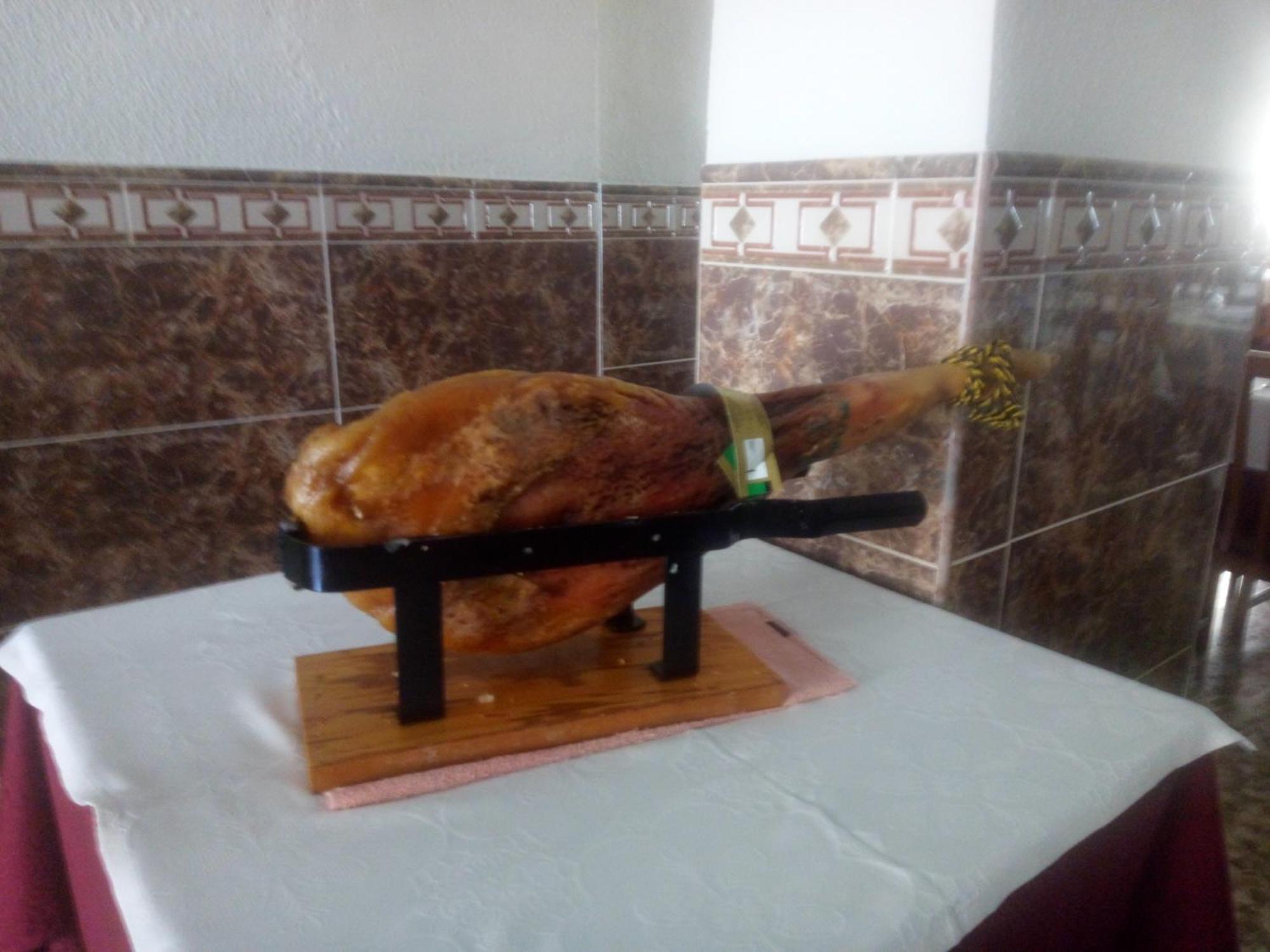 Hostal Miguel Calahonda Bagian luar foto