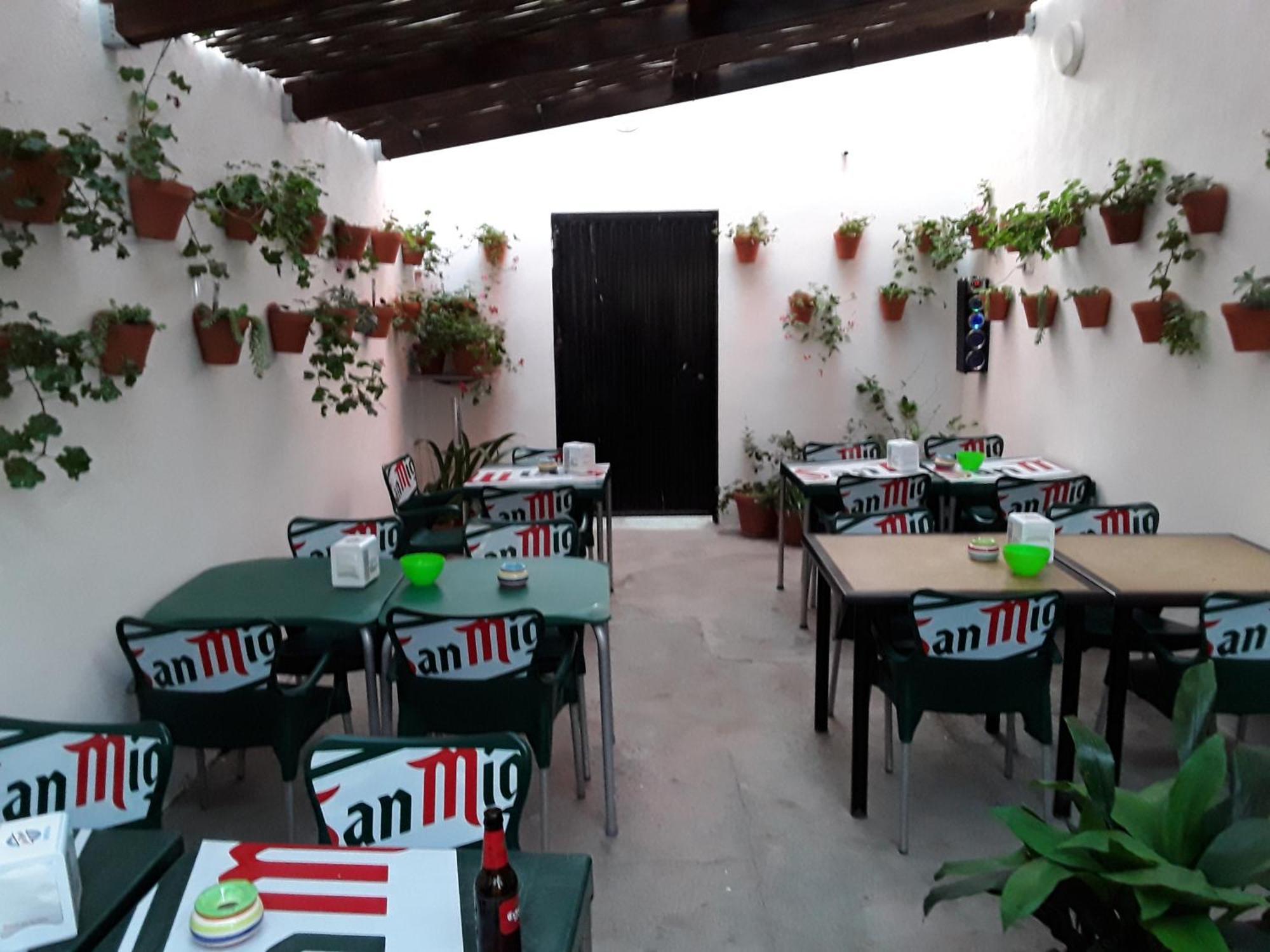 Hostal Miguel Calahonda Bagian luar foto